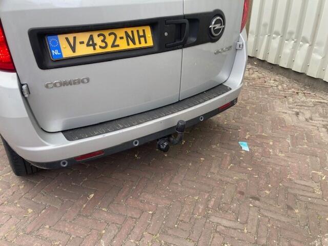 Opel COMBO 1.6 Cdti 105 Pk L2 H1 EURO 6 Airco PDC Sidebars Cruise Control Trekhaak