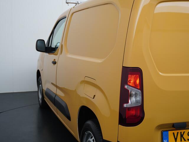 Opel COMBO 1.5CDTI EURO6 9x Op voorraad! 3-Persoons Airco Cruise Control Bluetooth Elektr.ramen Elektr.spiegels+Verwarmd Centr.Vergr+ab. L1H1 Edition Schuifdeur Betonplex vloer Lat om Lat betimmering