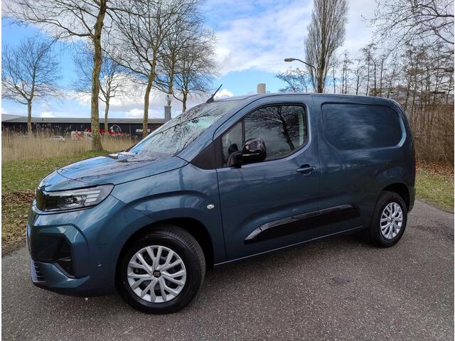 Opel COMBO Electric L1 50 kWh 136pk | 3-zits | Houten afwerking laadruimte | Trekhaak voorbereiding | Pakket Look | Climate control | Adaptieve cruise control | Lederen stuurwiel | Stuurverwarming | Multimedia | NAVI | Apple Carplay | Android Auto | Achteruitrijcame