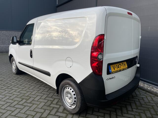 Opel COMBO 1.3 CDTi L1H1 Edition Airco - Radio/ Cd speler - Elektrische ramen voor - Start/stop systeem - Tussenschot volledig - Zijschuifdeur rechts