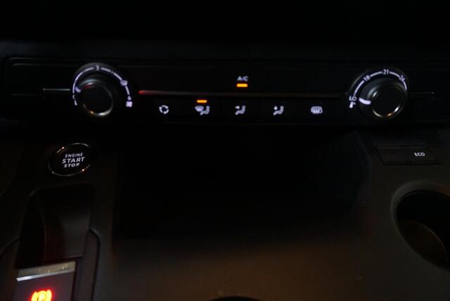 Opel COMBO 1.5D L2H1 Edition Automaat Airco Navigatie Camera Parkeersensoren 3-zits