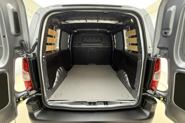 Opel COMBO 1.5 BlueHDi 100 S&S L1 | Navigatie | Dubbele zijschuifdeur | Climate control | Sidebars | Metaallak | Betimmering | Cruise control