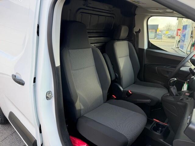 Opel COMBO 1.5D L2H1 Edition AIRCO I NAVI I TREKHAAK I PDC I APPLE CARPLAY I 1e EIGENAAR I COMPETE ONDERHOUDSHISTORIE