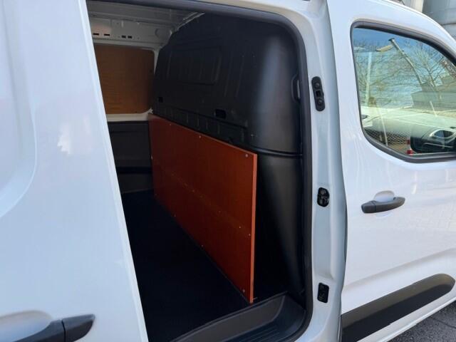 Opel COMBO 1.5D L2H1 Edition AIRCO I NAVI I TREKHAAK I PDC I APPLE CARPLAY I 1e EIGENAAR I COMPETE ONDERHOUDSHISTORIE