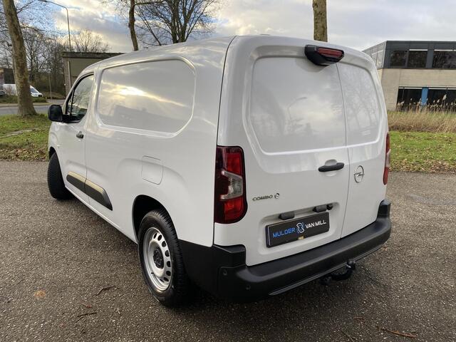 Opel COMBO Electric L2 50 kWh 136pk | ACTIE | 8 jaar garantie | Houten afwerking laadruimte | NAVI | Multimedia | Draadloze Apple Carplay en Android Auto | Achteruitrijcamera | Parkeersensoren voor- en achter | Dode hoek detectie | Digital cockpit | Stuurwielbedieni