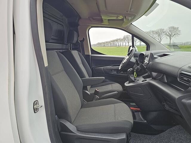 Opel COMBO 1.5D L1H1 Edition airco, pdc, zijdeur, 101 dkm.