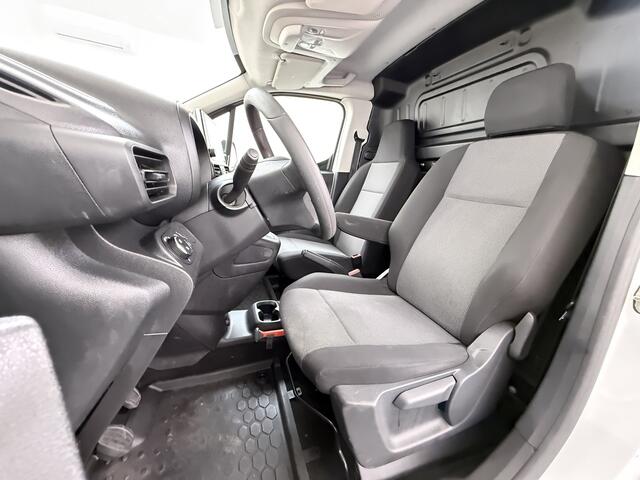 Opel COMBO 1.5D L1H1 Navi Dab AppleCarplay AndroidAuto CruiseControl Airco SchuifdeurRechts Pdc Boordcomputer Elek.Ramen/Spiegels Usb Stuurbekrachtiging Mistlampen