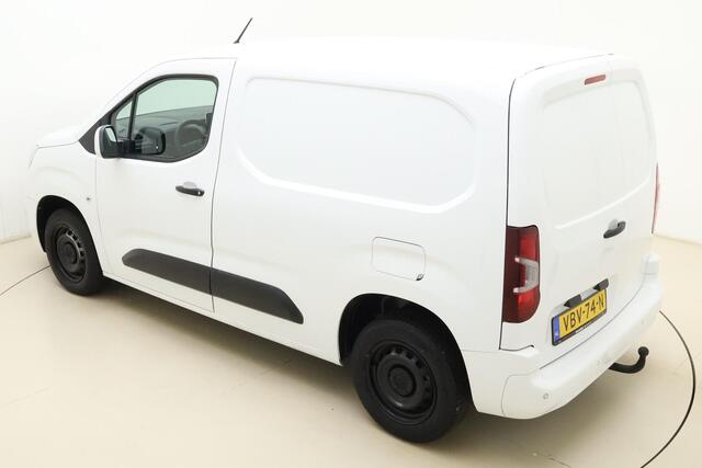 Opel COMBO 1.6D L1H1 Edition 100pk | Navigatie | Cruise Control | Parkeersensoren Achter | Weinig Kilometers | Airco | Apple Carplay - Android Auto | Trekhaak