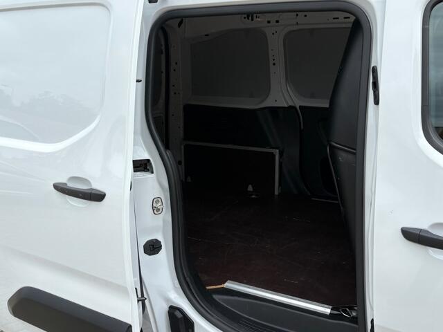 Opel COMBO 1.5D 130PK Automaat / Camera / Cruise / Virtual Cockpit / Carplay / Navi / PDC / Rijmodus / ADAS / Lane Assist / Games
