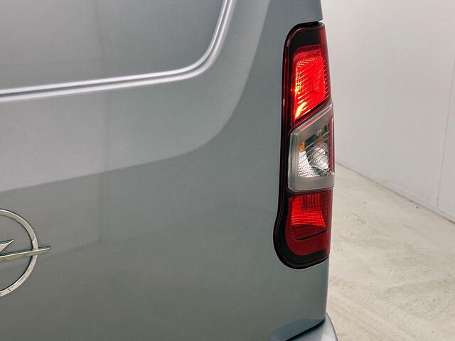 Opel COMBO 1.5 BlueHDi 130PK L2 Automaat Apple Carplay/Android Auto Navigatie Trekhaak Airco Camera Cruise Control Parkeersensoren DAB