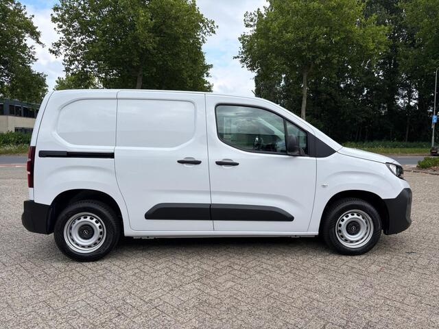 Opel COMBO L1 1.5 BlueHDi 100pk | Airco | Cruise control | Telefoonhouder | Telefoonmigratie | Stuurwielbediening | Digital cockpit | Parkeersensoren achter | van ¤33.332 ex. BTW voor ¤27.995 ex. BTW incl. BPM rijklaar