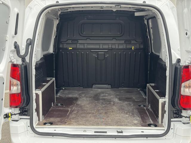 Opel COMBO 1.5 BlueHDi 130 S&S L1 / Trekhaak (1.350KG) / Cruise Control / Connect Pack / Comfort Pack / Look Pack / Tussenschot / Airco / Laadruimte inrichting