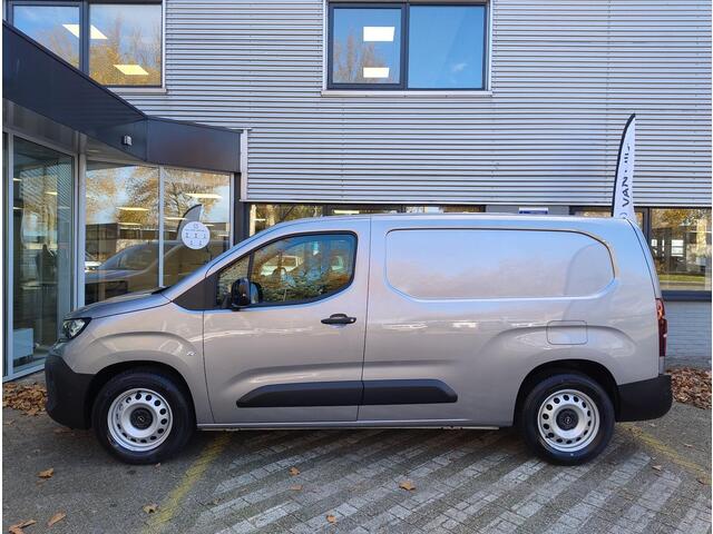 Opel COMBO Electric L2 50kWh 136pk | ACTIE | 0% financial lease | 8 jaar garantie | 2-zits | Houten afwerking laadruimte | Surround View Pakket | Winter Pakket | ECO LED koplampen | Multimedia | Draadloze Apple Carplay en Android Auto | Achteruitrijcamera | Parkeersensoren voor en achter | Dode hoek detectie | Digital cockpit | Lederen stuur met bediening | Bestuurdersstoel comfort | Stoelverwarming | Stuurverwarming | Tweede sleutel met afstandsbediening | Trekhaak voorbereiding | Reservewiel en krik | van €33.815 voor €28.495 ex. BTW rijklaar