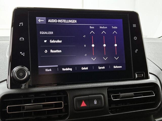 Opel COMBO 130pk L1 Automaat Apple Carplay Trekhaak Parkeersensoren Airco Cruise control 2-zits