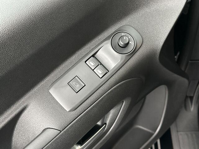Opel COMBO Electric 136 L1 50kWh | Camera | Cruise Control | Apple Carplay&Android Auto | Houten Laadvloer