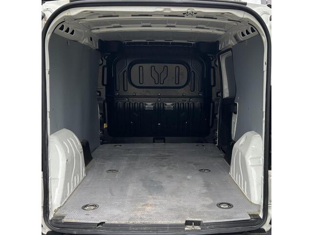Opel COMBO 1.3 CDTi L2H1 Edition 95PK | Lengte 2 | NL AUTO | NAP | Airco | Navigatie | Bluetooth | Cruise Control | Parkeersensoren | APK tot 02-07-2027 |