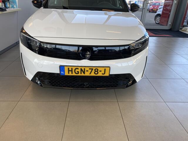 Opel CORSA 1.2 Turbo GS,Appele Carplay/Android Auto,Keyless,Achteruitrijcamera,Climate&Cruisecontrol,Tel. Lader,V&A Sensoren,Bleutooth met Spraakbediening,Two Tone Lak,16 Inch Lmv