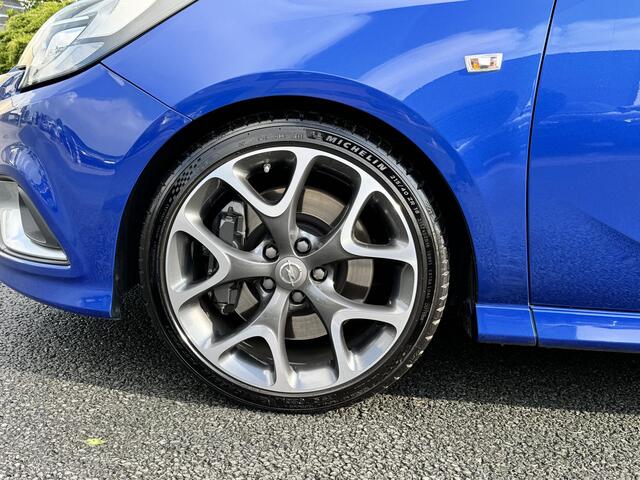 Opel CORSA 1.6 Turbo OPC 207PK LederoXenonoCarplay