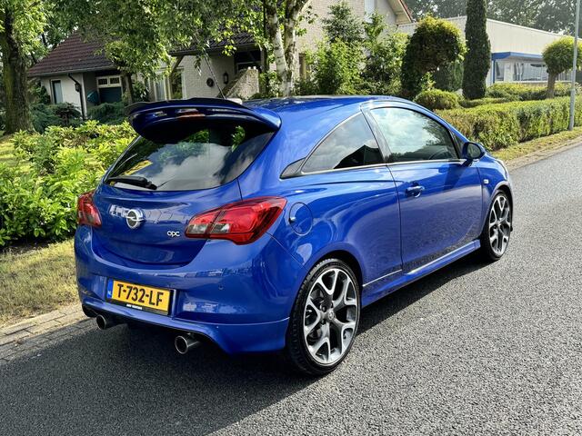 Opel CORSA 1.6 Turbo OPC 207PK LederoXenonoCarplay