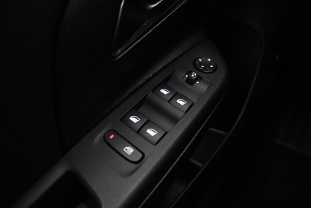 Opel CORSA 1.2 Turbo GS 100 PK | Navigatie via Carplay | Camera | Airco | Parkeersensoren voor en achter | Lichtmetalen velgen | Cruise control | Bluetooth