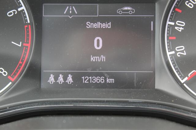 Opel CORSA 1.4-90pk 120 Jaar Edition. Leuke sportieve 5drs. Opel Corsa ! Airco , C|ruise control , Stoel en stuur verwarming , Camera