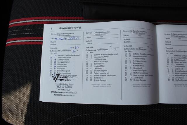 Opel CORSA 1.2 Ultimate 131pk! Automaat/Panoramadak/Navigatie/Virtual cockpit/Dodehoek detectie/Cruise control/Achteruitrijcamera/Apple carplay/Stoelverwarming/Parkeersensoren rondom/DAB/LED koplampen/16'' Lichtmetalen velgen.