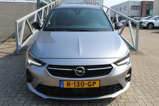 Opel CORSA 1.2 Ultimate 131pk! Automaat/Panoramadak/Navigatie/Virtual cockpit/Dodehoek detectie/Cruise control/Achteruitrijcamera/Apple carplay/Stoelverwarming/Parkeersensoren rondom/DAB/LED koplampen/16'' Lichtmetalen velgen.