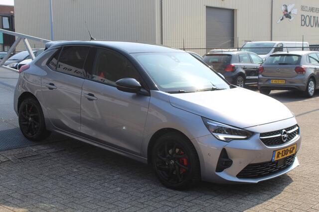 Opel CORSA 1.2 Ultimate 131pk! Automaat/Panoramadak/Navigatie/Virtual cockpit/Dodehoek detectie/Cruise control/Achteruitrijcamera/Apple carplay/Stoelverwarming/Parkeersensoren rondom/DAB/LED koplampen/16'' Lichtmetalen velgen.