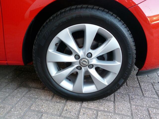 Opel CORSA 1.4 Favourite