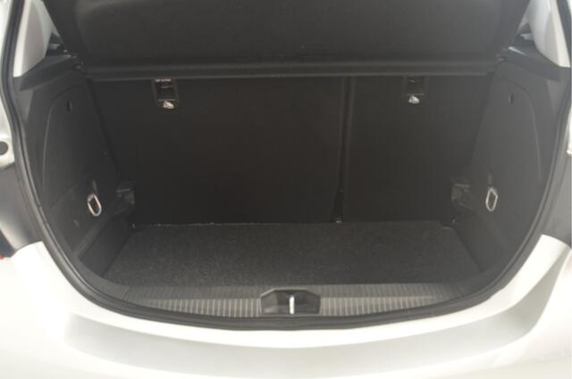 Opel CORSA 1.0 Turbo Innovation // 132.000 km // CLIMA // CRUISE // CARPLY // CAMERA // PDC // STOEL&STUURVERWARMING //