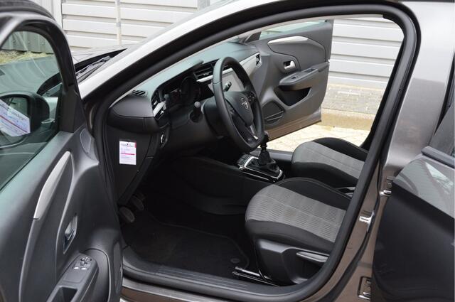 Opel CORSA 1.2 Edition O.a: Airco, Navi, Cruise, Carplay, DAB, Rijklaar, Etc. All-in prijs!