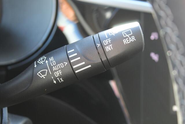 Opel CORSA 1.2 Edition , 100pk , 5 deurs Airco , Cruise control , Stoelverwarming , Pass.stoel in hoogte verstelb. Bluetooth , Parkeersensoren V+A