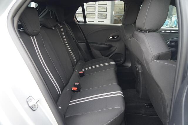 Opel CORSA 1.2 GS *NIEUWSTAAT* + KEYLESS / CAMERA / DODEHOEKDETECTIE / APPLE CARPLAY