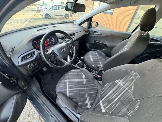 Opel CORSA 1.4 Edition Weinig km!