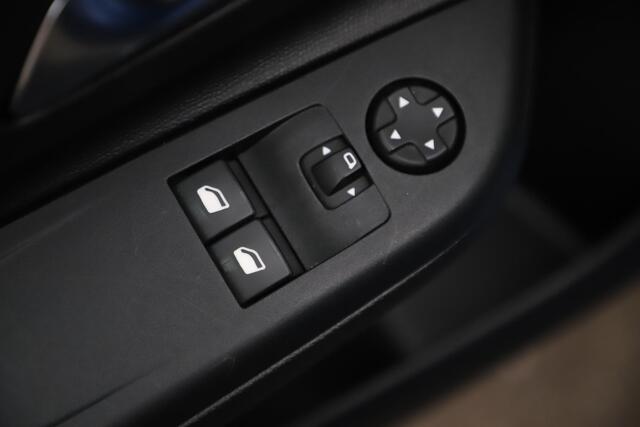 Opel CORSA 1.2 Edition 102PK 16 inch LMV Carplay Android Navigatie Airco Cruise Control all-season banden!