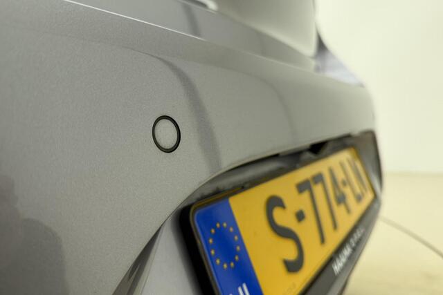 Opel CORSA 1.2 Level 4 GS 100 PK | Camera | Parkeersensoren voor en achter | Navigatie via Carplay | Lichtmetalen velgen black | Cruise control | Zwart dak