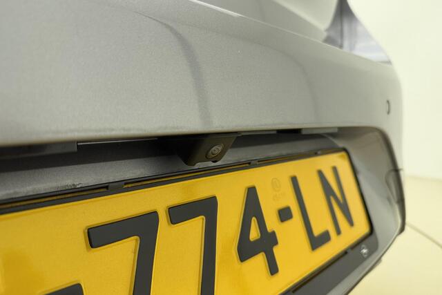 Opel CORSA 1.2 Level 4 GS 100 PK | Camera | Parkeersensoren voor en achter | Navigatie via Carplay | Lichtmetalen velgen black | Cruise control | Zwart dak