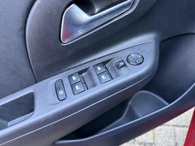 Opel CORSA 1.2 Elegance | Stuur & Stoelverwarming | Achteruitrij Camera | Parkeersensoren Voor & Achter |