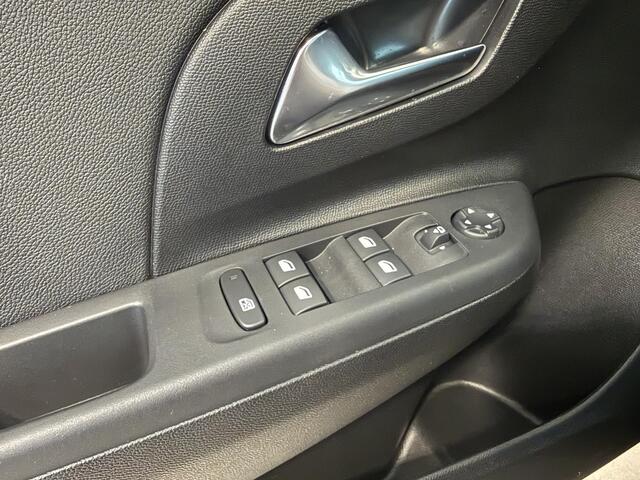 Opel CORSA 1.2 Turbo Hybrid GS