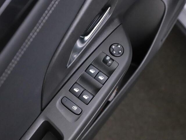 Opel CORSA 1.2T 100PK Elegance Nav/Keylesss/Camera/Led/2xPDC 17inch/H.Leder