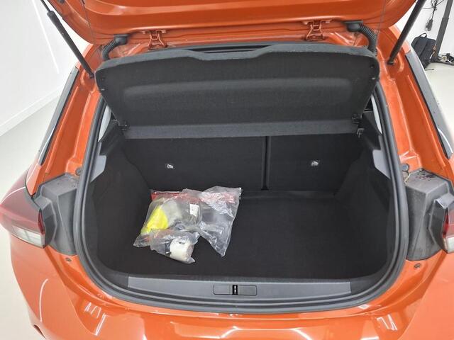 Opel CORSA 1.2 Edition Lichtmetalen velgen | Navigatiesysteem | Cruise control