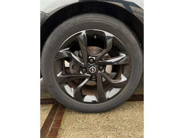 Opel CORSA 1.4 Innovation