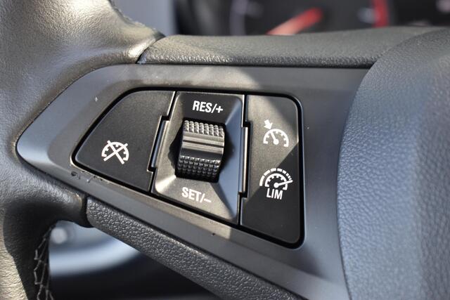 Opel CORSA 1.4 Favourite | Cruise / Airco / LMV