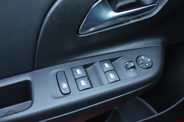 Opel CORSA 1.2 Elegance Led/AppleAndroid/100pk