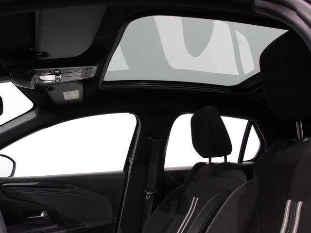 Opel CORSA 1.2 Turbo Sport Edition Climate control Cruise control Panoramadak Achteruitrijcamera Parkeersensoren Stuurverwarming Stoelverwarming Apple Carplay/ Android Auto