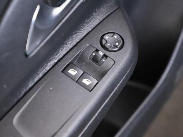 Opel CORSA 1.2 Edition Nav/Pdc/Cruise/Lmv/CarPlay