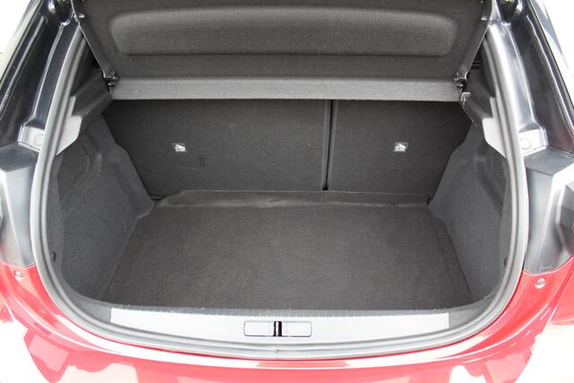 Opel CORSA 1.2-100 pk Turbo GS-Line. Erg mooie sportieve wagen, slechts 25.500km ! Panoramadak, Stoel- en stuurwielverwarming, Cruise Control, Climate Control, Apple CarPlay/Android auto, Camera, Dodehoek assistent