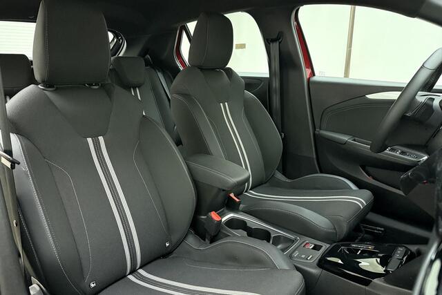 Opel CORSA 1.2 Turbo Hybrid Yes Automaat | Stoel & Stuurverwarming | Navigatie via Carplay | Zwart dak | DAB Radio | Parkeersensoren | Lichtmetalen velgen