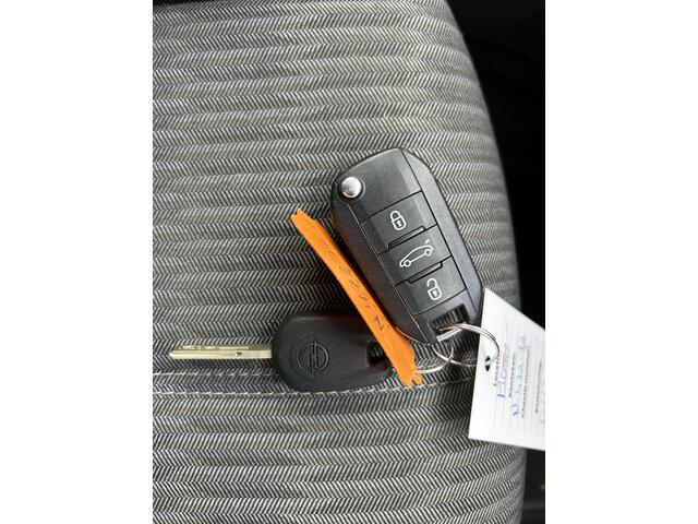 Opel CORSA 1.2 Edition | NL AUTO | 1e Eigenaar | Navigatie | Airco | Cruise Control | D Riem is Vervangen | 2 Sleutels |