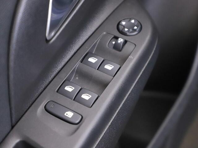 Opel CORSA 1.2T 100PK Elegance Nav/Camera/Ecc/H.Leder/Cruise/ Led/El.Pakket/Vc